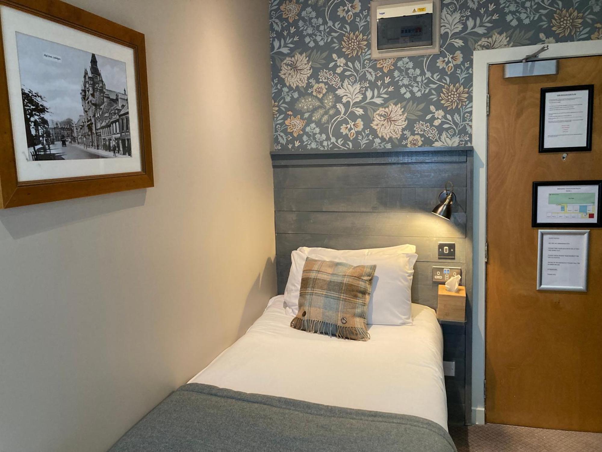West Port Hotel Linlithgow Eksteriør billede